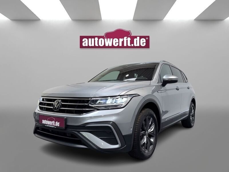 Silber Gebraucht 2023 VW Tiguan Allspace Move SUV | 35.990 € (Superpreis) - Bild 1/4