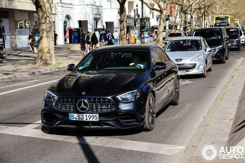 Schwarz Gebraucht 2020 Mercedes E63S AMG AMG Limousine | 73.000 € (Teuer) - Bild 1/4