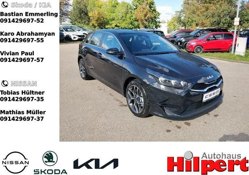 Neu Kia Ceed Spirit 140 PS (102 kW) 2025 Schwarz Kleinwagen