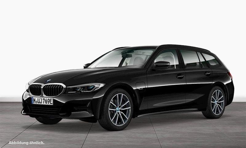 Gebraucht BMW 330e Advantage 292 PS (214 kW) 2022 Schwarz Kombi
