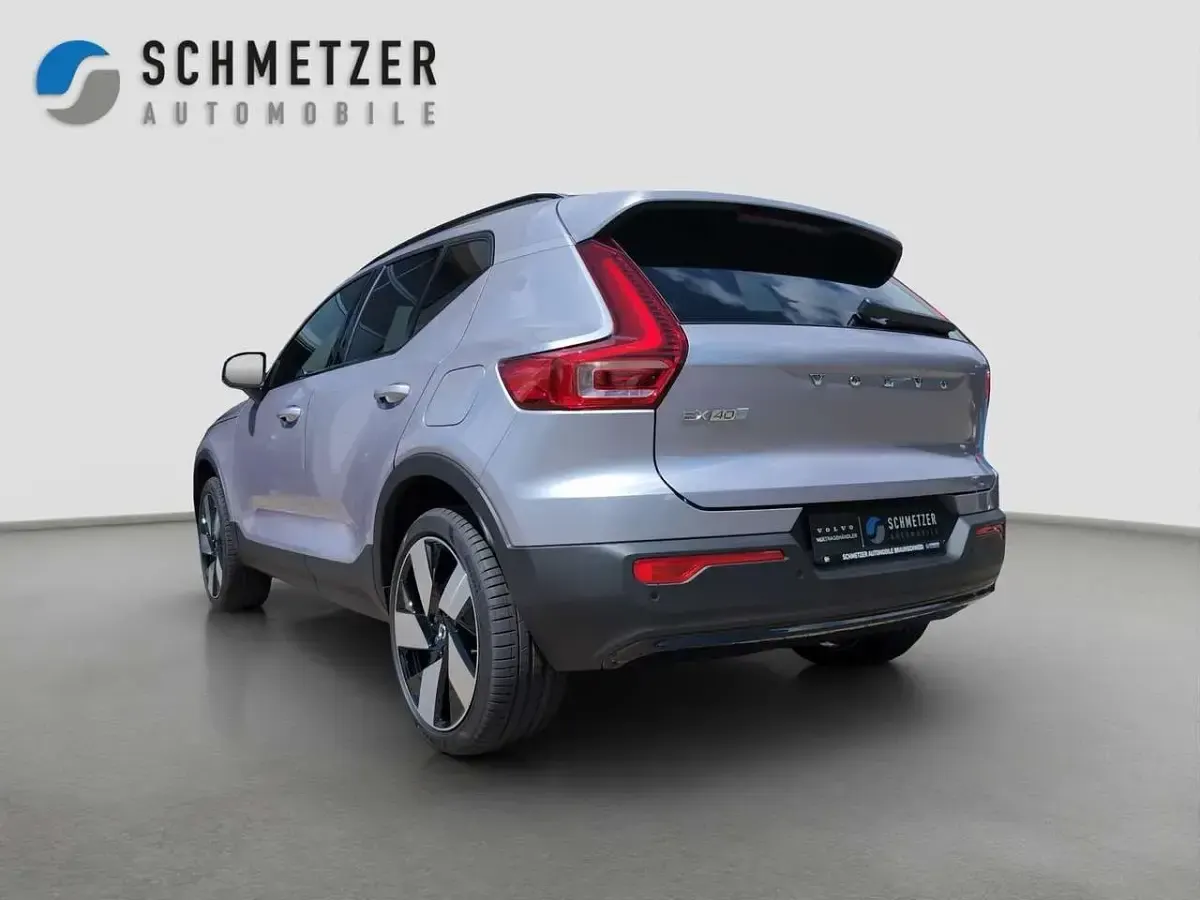 Używany Volvo EX40 Plus 185 kW (252 KM) 2026 Srebrny SUV