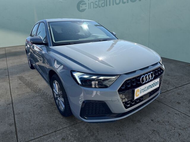 Grau Gebraucht 2024 Audi A1 Sportback Advanced Plus Kleinwagen | 26.990 € (Teuer) - Bild 1/2