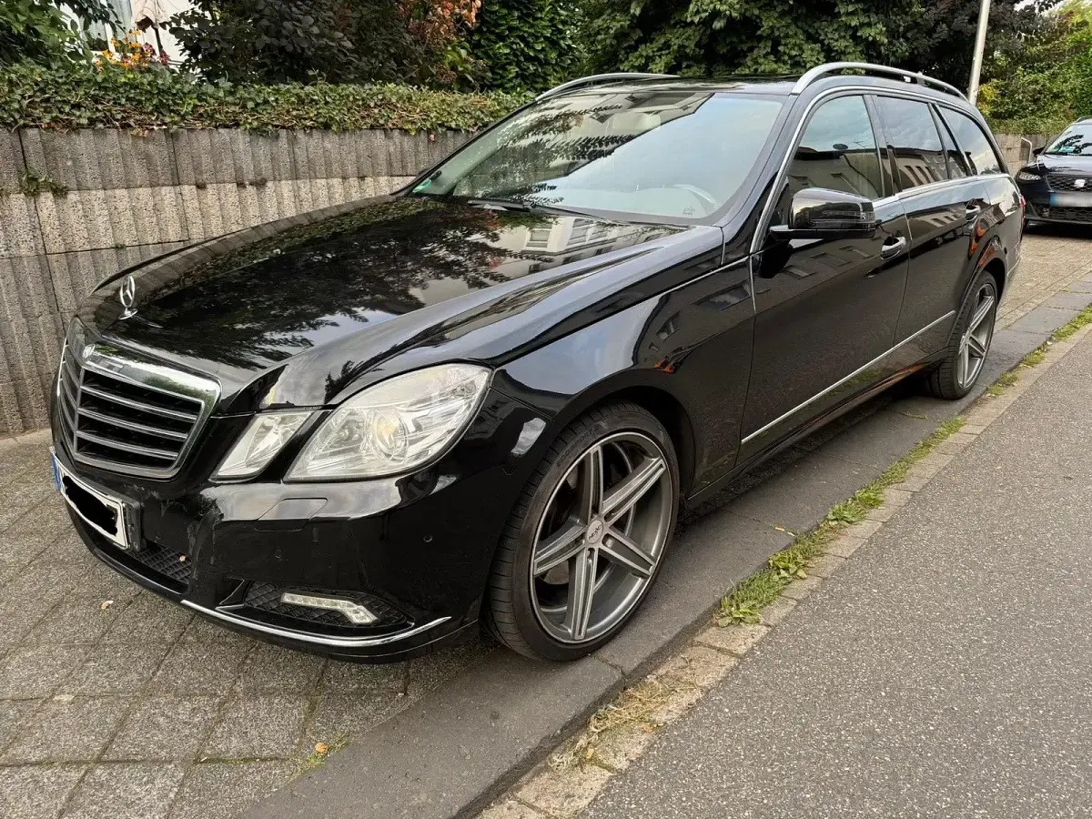 Gebraucht Mercedes E350 231 PS (169 kW) 2011 Schwarz Kombi
