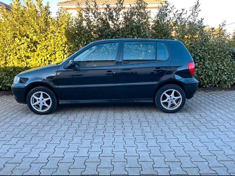 Gebraucht VW Polo 60 PS (44 kW) 2001 Schwarz Kleinwagen
