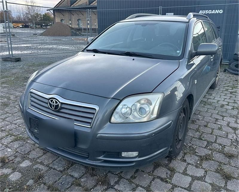 Grau Gebraucht 2005 Toyota Avensis Kombi | 1.200 € (Superpreis) - Bild 1/4