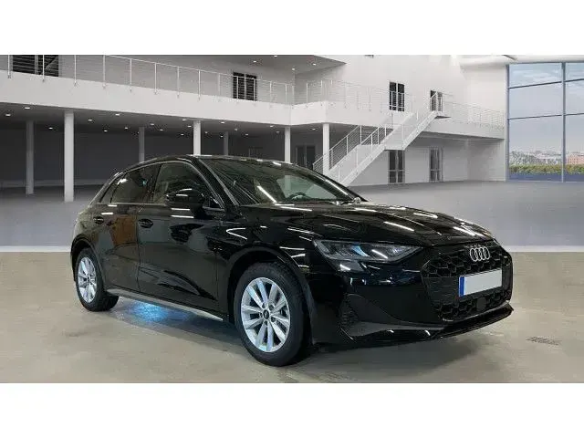 Gebraucht Audi A3 Ambiente 150 PS (110 kW) 2025 Brillantschwarz Limousine
