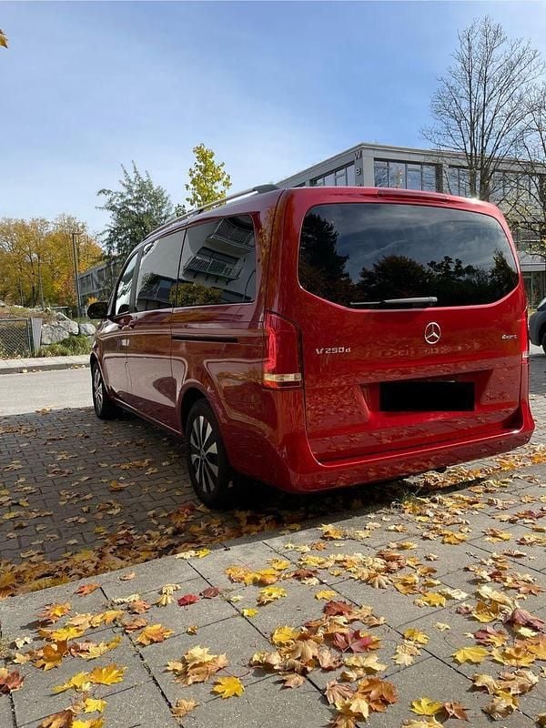 Gebraucht Mercedes V250 190 PS (139 kW) 2020 Rot Van / Kleinbus