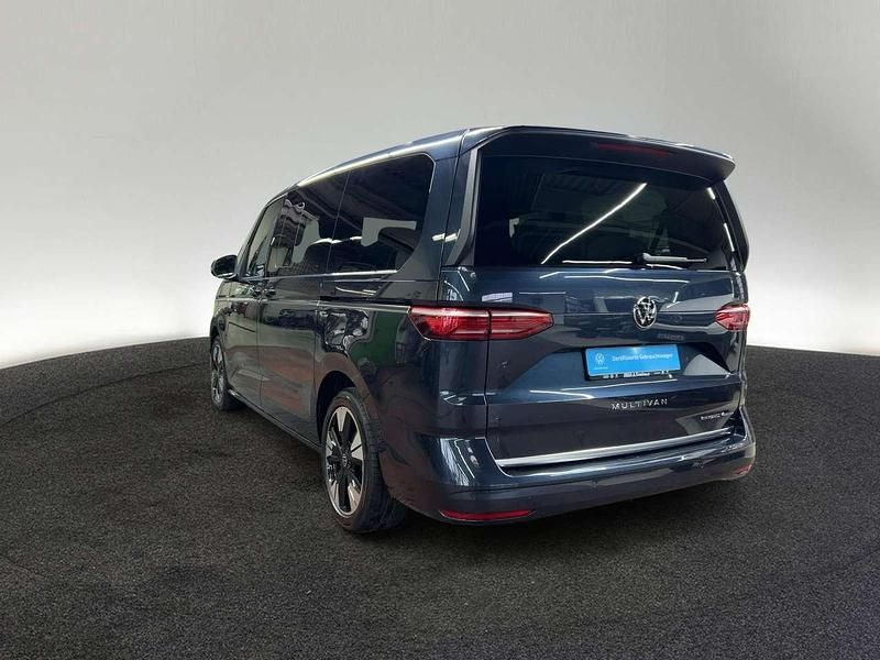 Gebraucht VW Multivan Style 245 PS (180 kW) 2025 Starlight blue metallic Van
