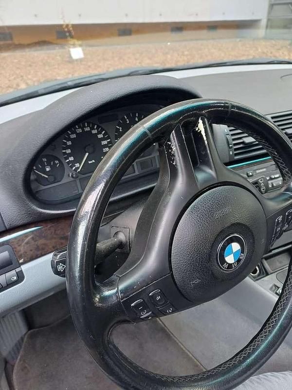 Gebraucht BMW 318 118 PS (86 kW) 2000 Blau Limousine