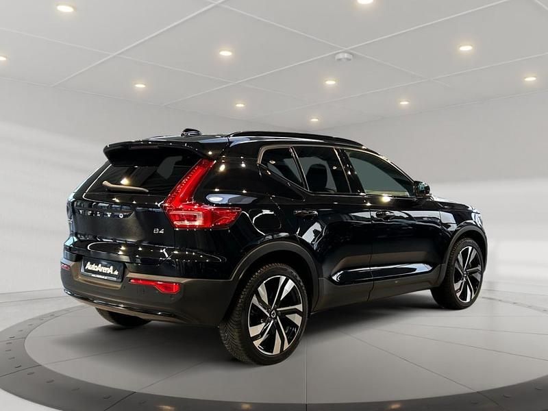 Gebraucht Volvo XC40 Plus 197 PS (144 kW) 2023 Onyx black / metallic SUV