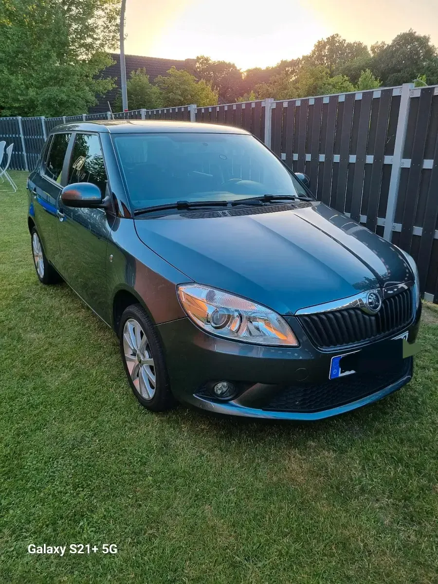 Gebraucht Skoda Fabia Ambition 86 PS (63 kW) 2014 Grau Limousine