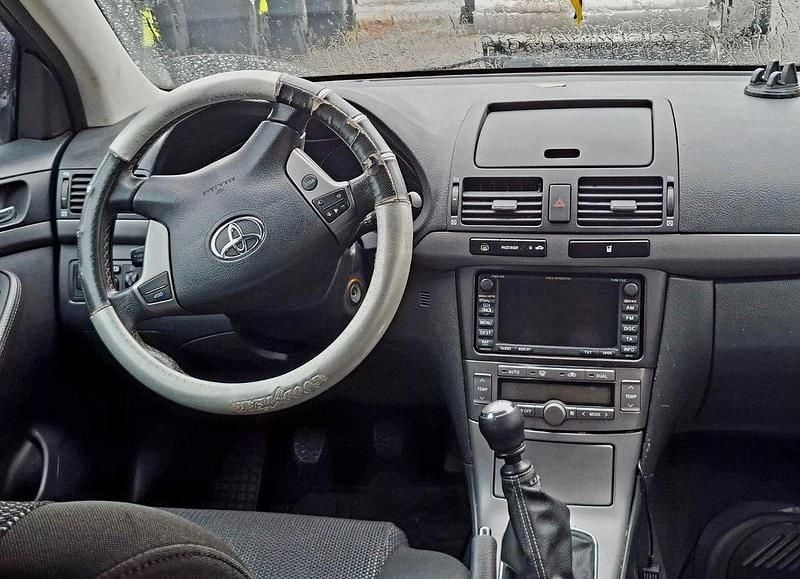 Gebraucht Toyota Avensis Travel 177 PS (130 kW) 2007 Schwarz Kombi