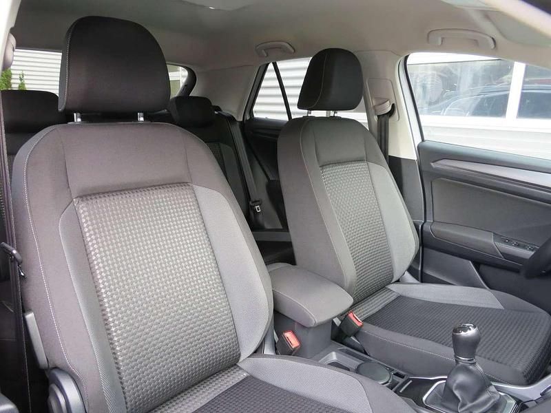 Gebraucht VW T-Roc Active 110 PS (80 kW) 2021 White silver metallic SUV