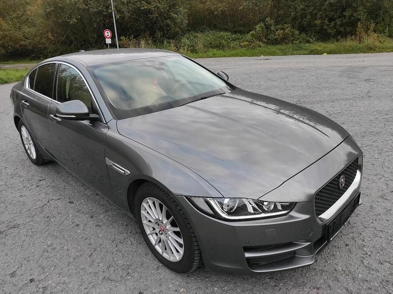 Gebraucht Jaguar XE Prestige 163 PS (119 kW) 2017 Limousine