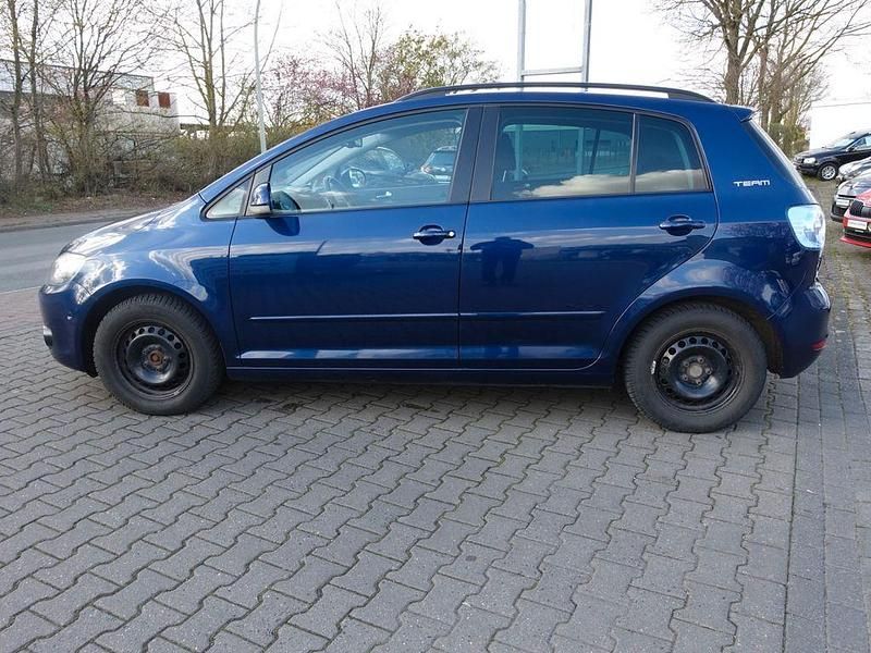 Gebraucht VW Golf VI Team 122 PS (89 kW) 2011 Blau Kleinwagen