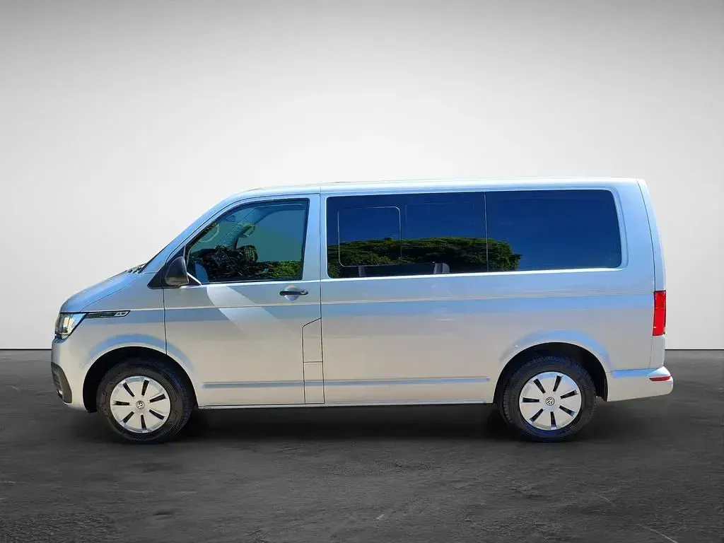 Gebraucht VW Multivan Trendline 150 PS (110 kW) 2021 Silber (reflexsilber metallic) Van / Kleinbus