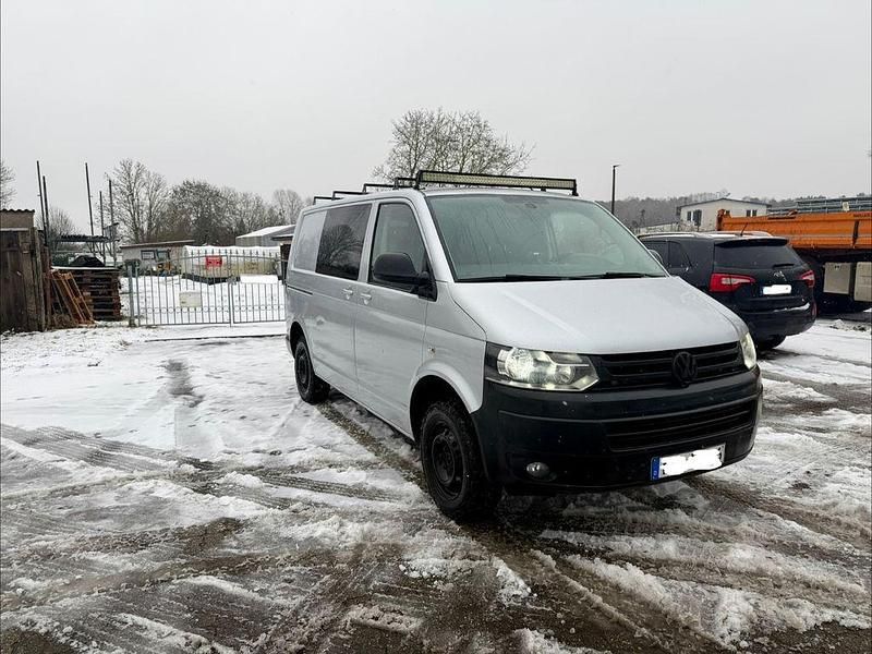 Gebraucht VW T5 140 PS (102 kW) 2013 Silber Van