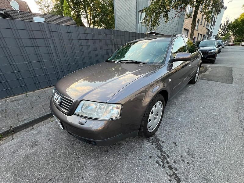 Grau Gebraucht 1998 Audi A6 Limousine | 1.300 € (Superpreis) - Bild 1/4