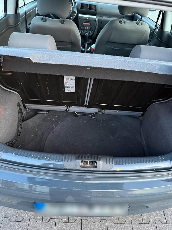 Gebraucht VW Fox Style 54 PS (39 kW) 2010 Grau Kleinwagen