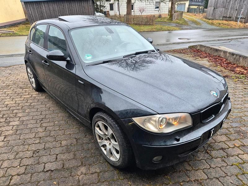 Gebraucht BMW 118 129 PS (94 kW) 2006 Schwarz Kleinwagen