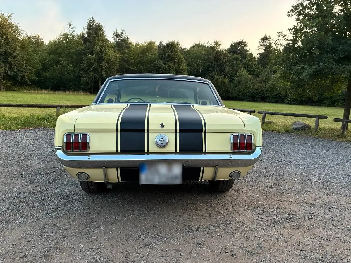 Gebraucht Ford V8 200 PS (147 kW) 1966 Gelb Limousine