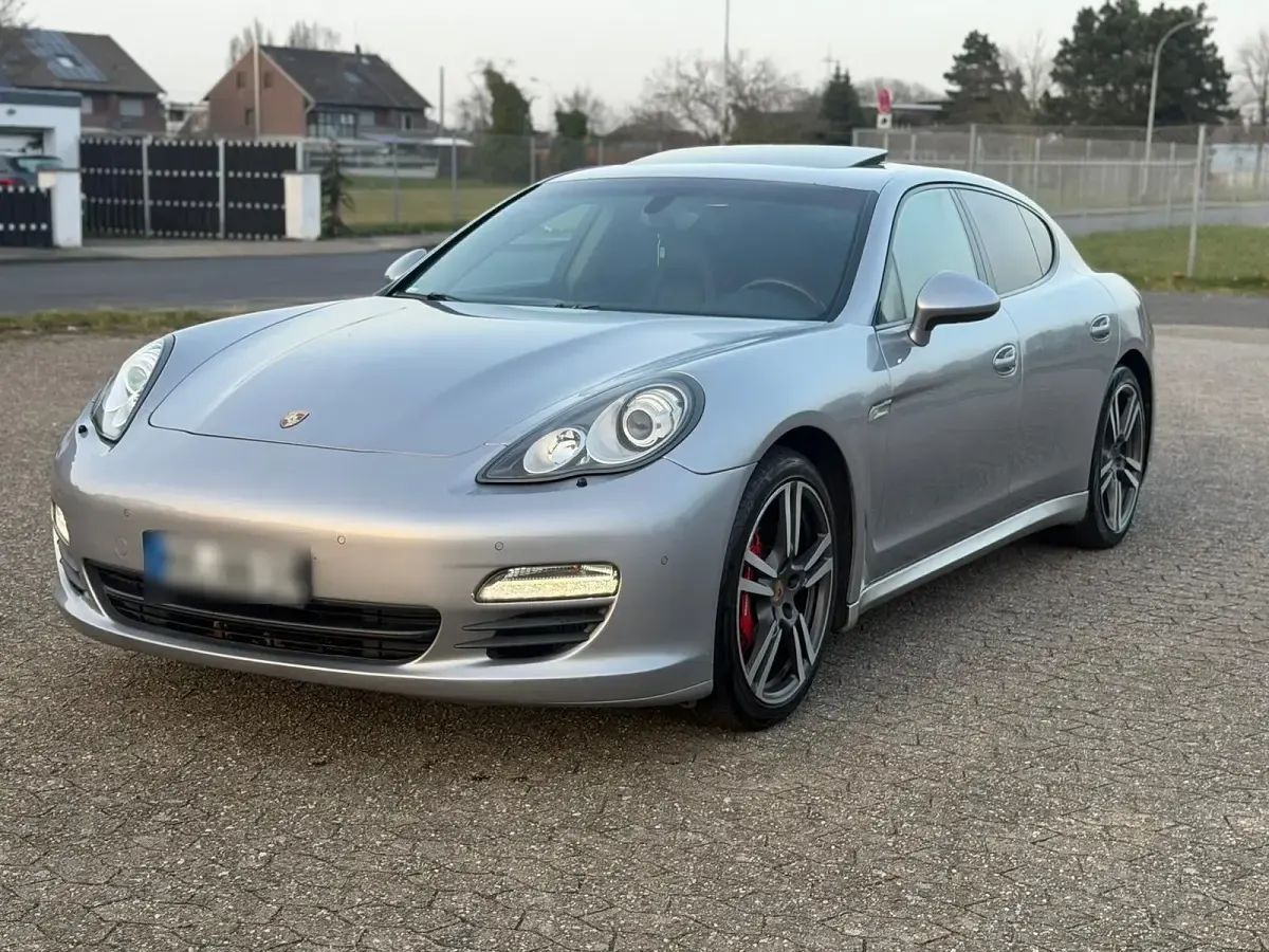 Gebraucht Porsche Panamera Diesel 250 PS (183 kW) 2012 Grau Kleinwagen