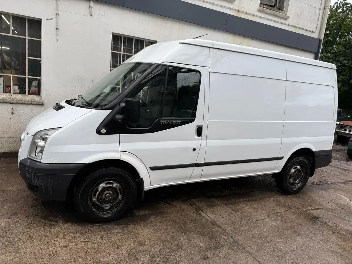Gebraucht Ford Transit 125 PS (91 kW) 2012 Weiß Van / Kleinbus