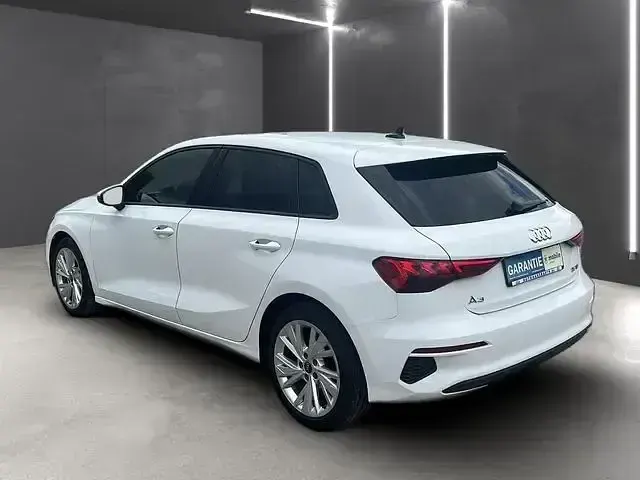 Gebraucht Audi A3 Basis 150 PS (110 kW) 2023 Weiß Limousine
