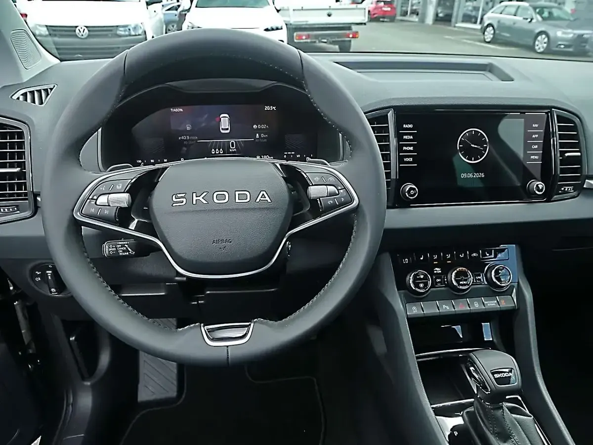 Neu Skoda Karoq 150 PS (110 kW) 2026 Graphitegrau SUV