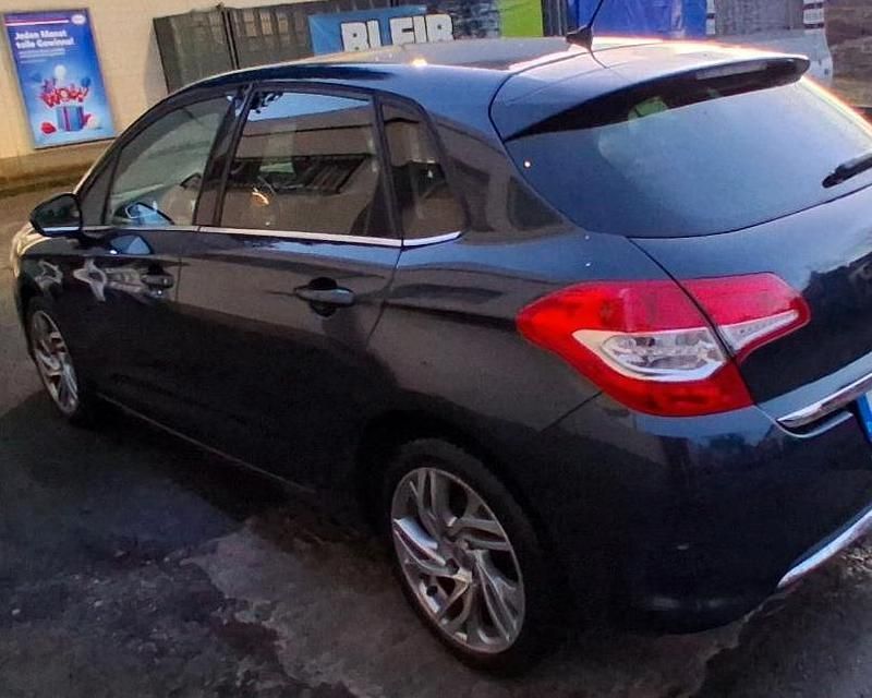 Gebraucht Citroën C4 120 PS (88 kW) 2012 Blau Limousine