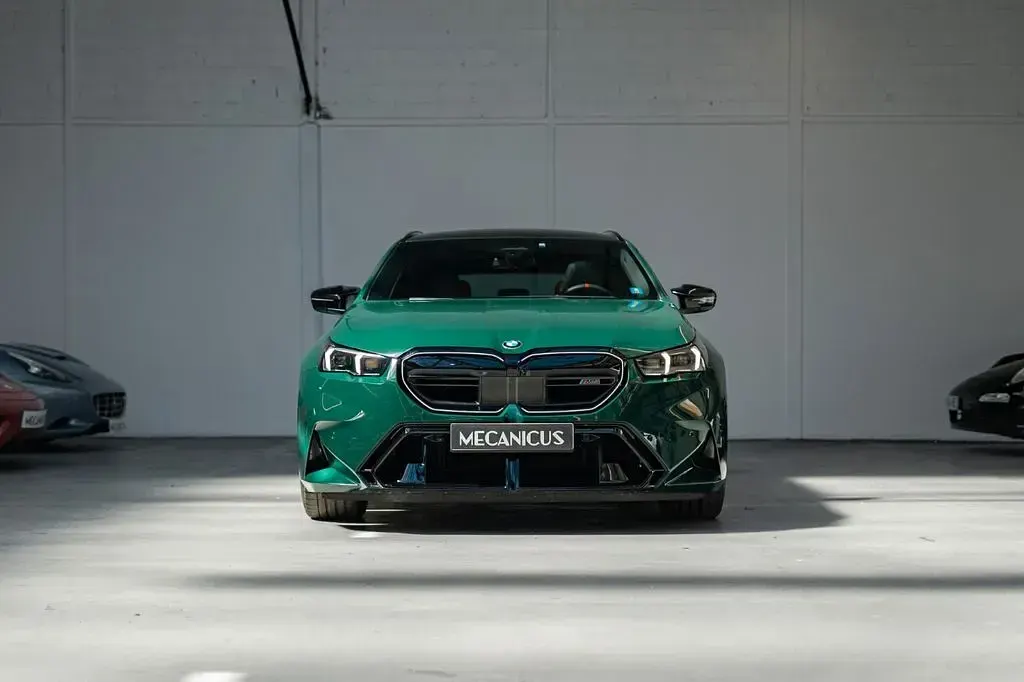 Używany BMW M5 Basis 585 KM (430 kW) 2025 Zielony Kombi