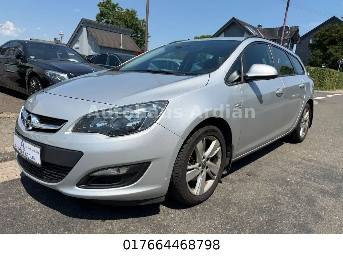 Gebraucht Opel Astra Edition 110 PS (80 kW) 2014 Silber Kombi