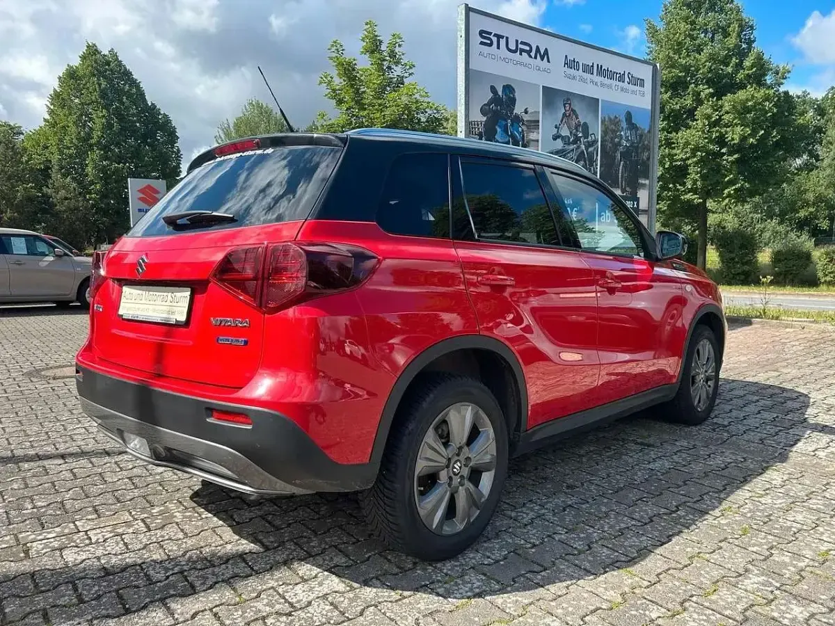Gebraucht Suzuki Vitara Comfort 129 PS (94 kW) 2023 Bright/cosmic black pearl met. SUV