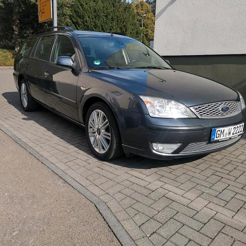Grau Gebraucht 2007 Ford Mondeo Kombi | 3.900 € - Bild 1/4