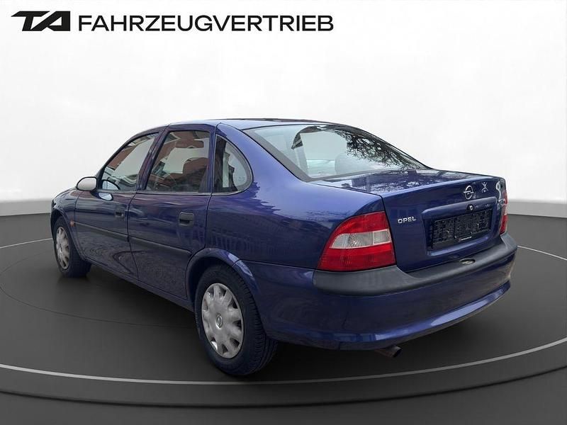 Gebraucht Opel Vectra 101 PS (74 kW) 1996 Blau Limousine