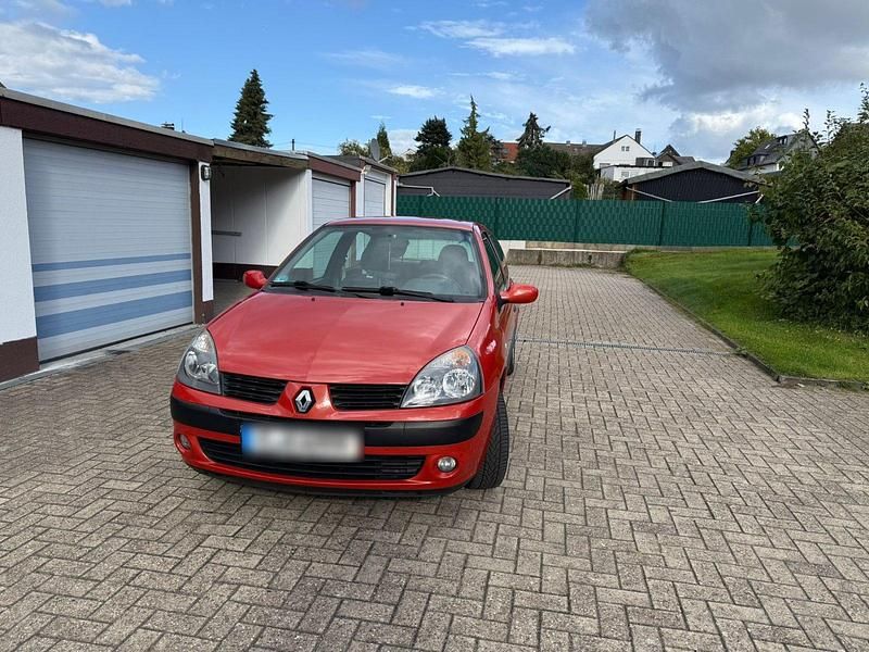 Orange Gebraucht 2004 Renault Clio II Kleinwagen | 2.400 € - Bild 1/4
