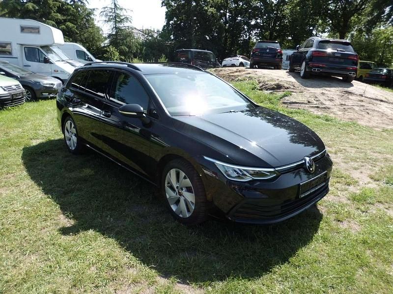 Gebraucht VW Golf VIII Life 150 PS (110 kW) 2021 Deep black Kombi