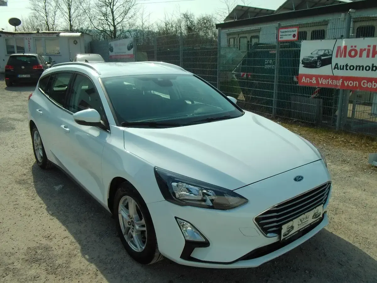 Używany Ford Focus Titanium 101 KM (74 kW) 2022 Biały Kombi