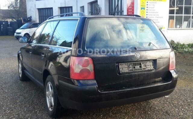 Gebraucht VW Passat Comfortline 131 PS (96 kW) 2004 Schwarz metallic Kombi