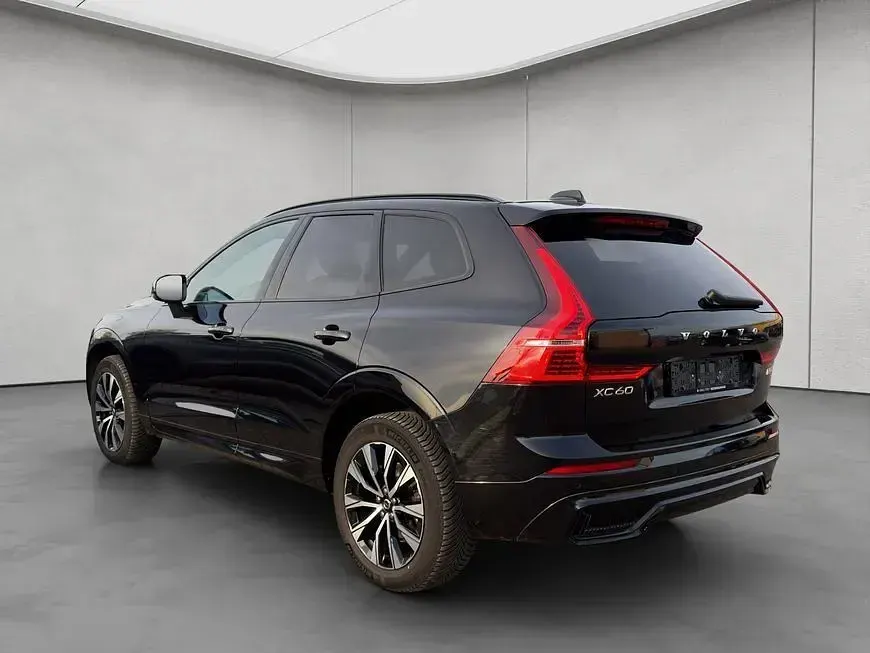 Gebraucht Volvo XC60 Plus 250 PS (183 kW) 2024 Schwarz SUV
