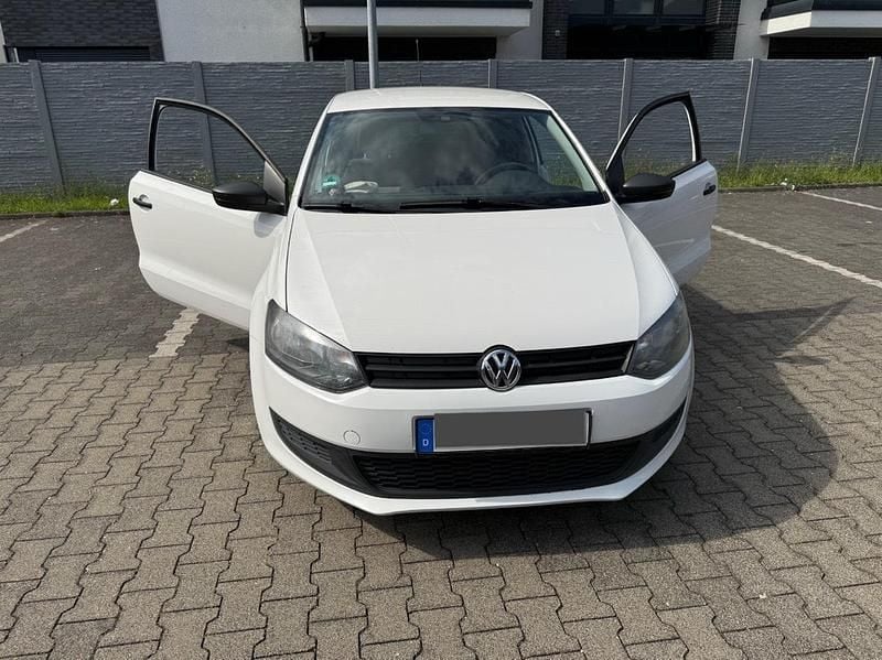 Weiß Gebraucht 2011 VW Polo Kleinwagen | 3.500 € (Guter Preis) - Bild 1/4