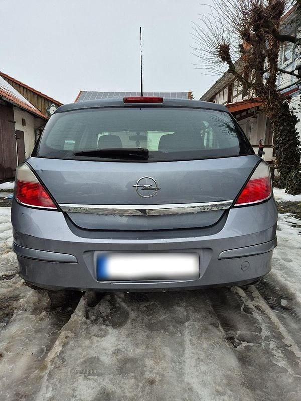Gebraucht Opel Astra 105 PS (77 kW) 2005 Grau Limousine