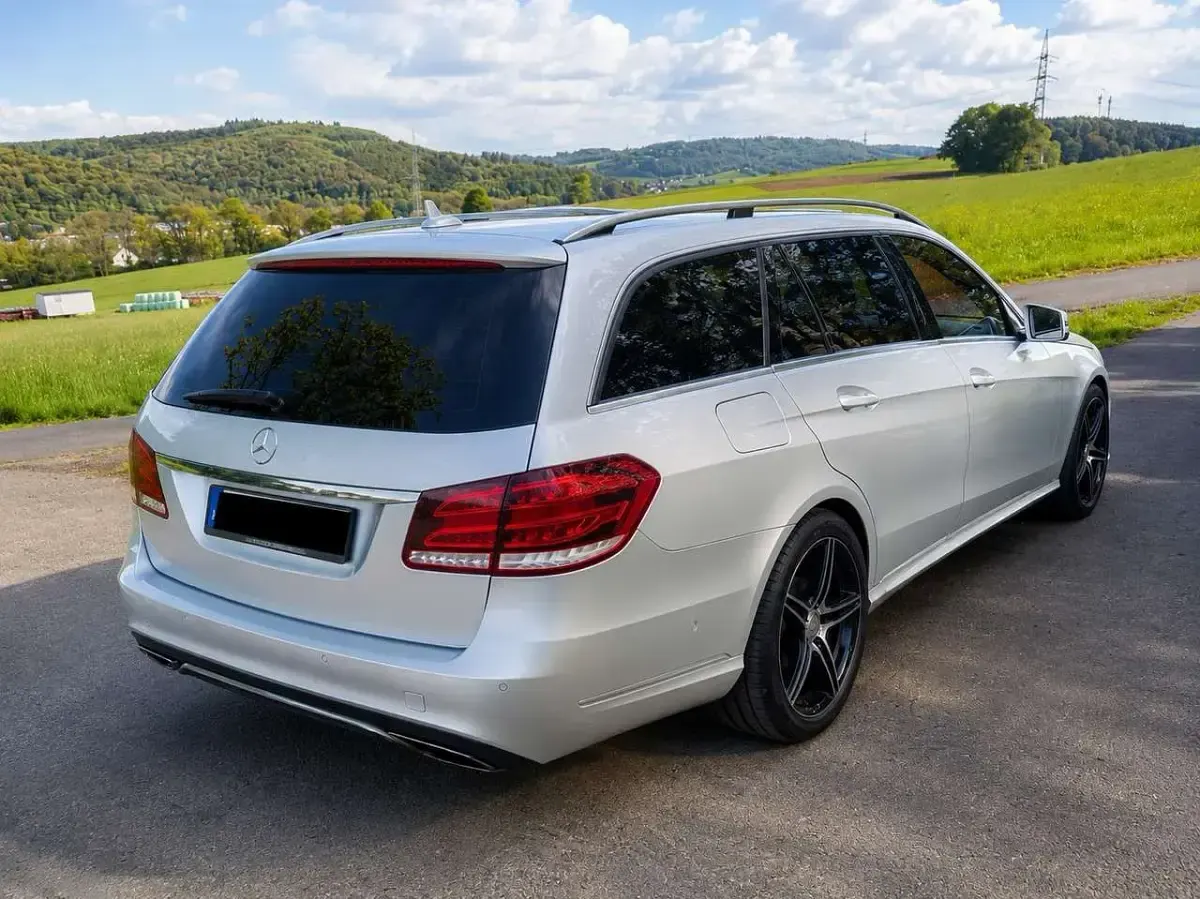Gebraucht Mercedes E220 170 PS (125 kW) 2013 Grau Kombi