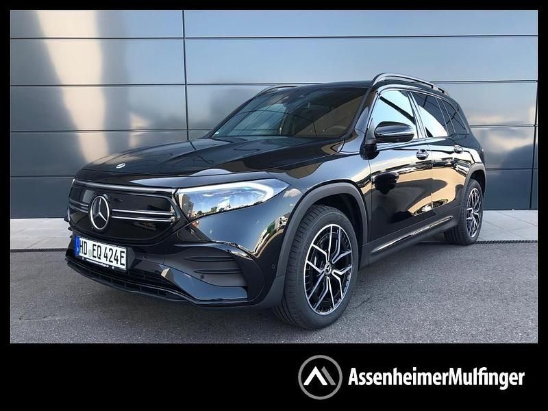 Kosmosschwarz metallic Gebraucht 2023 Mercedes EQB350 AMG SUV | 39.429 € (Fairer Preis) - Bild 1/4