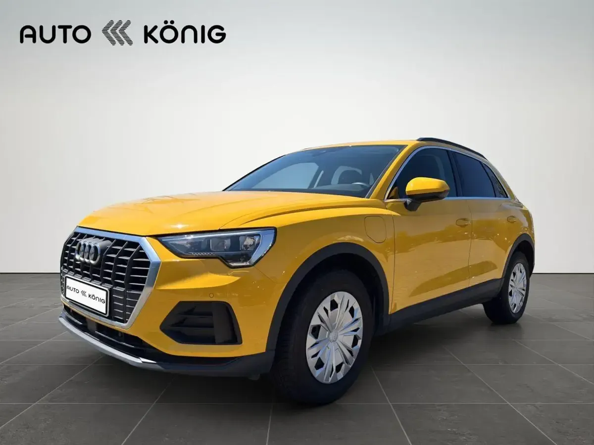 Gebraucht Audi Q3 Ambiente 245 PS (180 kW) 2022 Gelb SUV