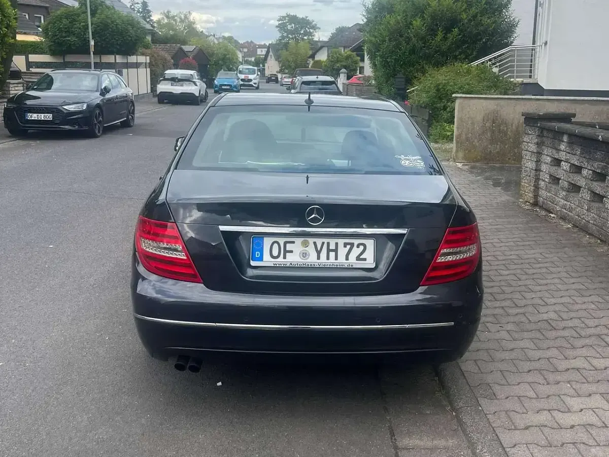 Gebraucht Mercedes C200 Avantgarde 136 PS (100 kW) 2011 Limousine