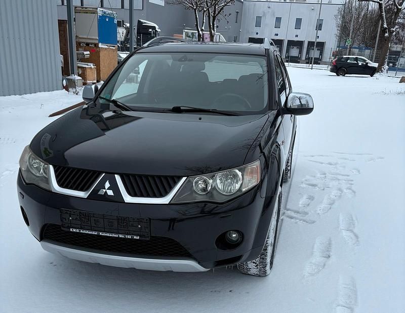 Schwarz Gebraucht 2008 Mitsubishi Outlander SUV | 6.200 € (Fairer Preis) - Bild 1/4