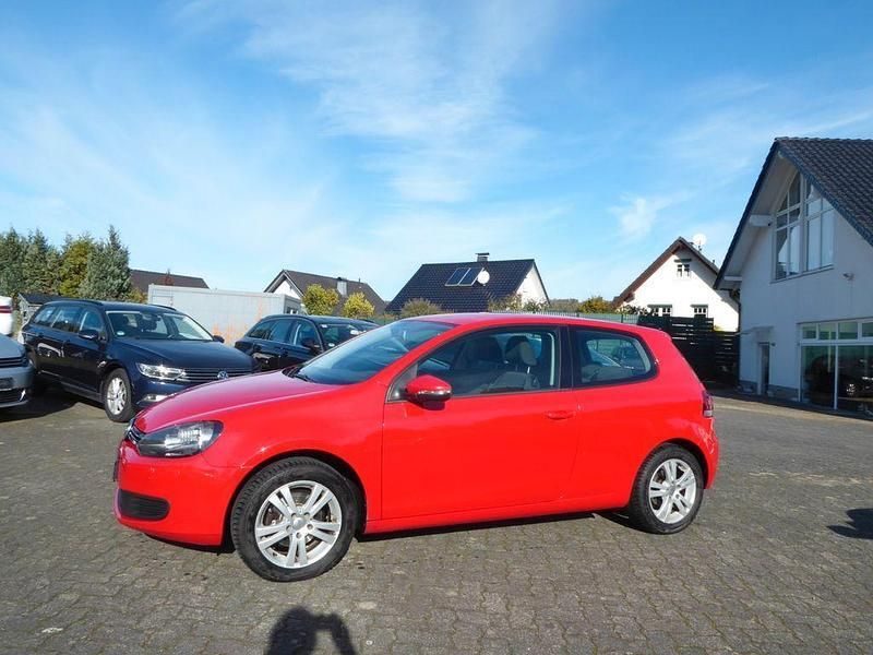 Rot Gebraucht 2009 VW Golf VI Comfortline Limousine | 7.000 € (Etwas zu teuer) - Bild 1/4