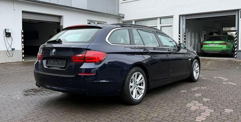 Gebraucht BMW 520 Performance 184 PS (135 kW) 2010 Blau Limousine