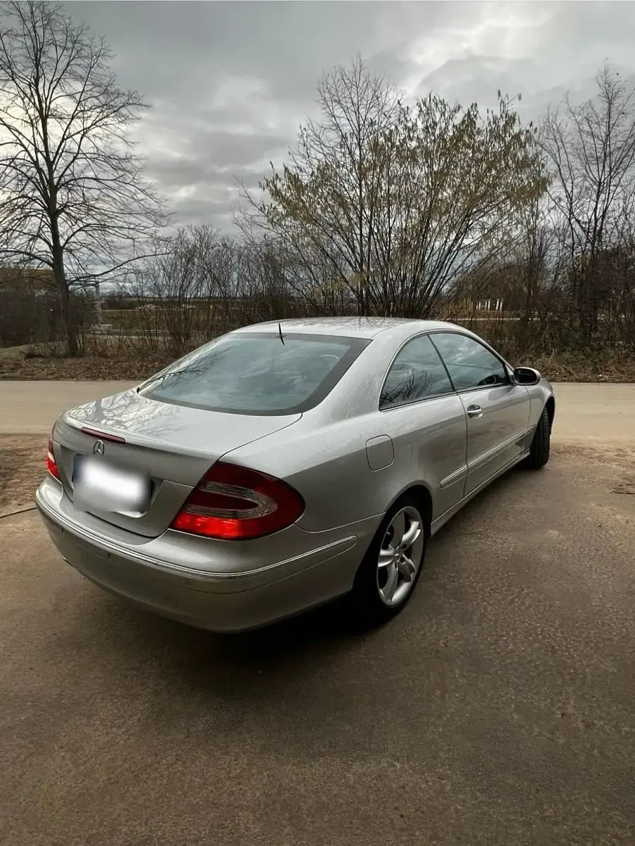 Gebraucht Mercedes CLK240 170 PS (125 kW) 2002 Silber Coupé